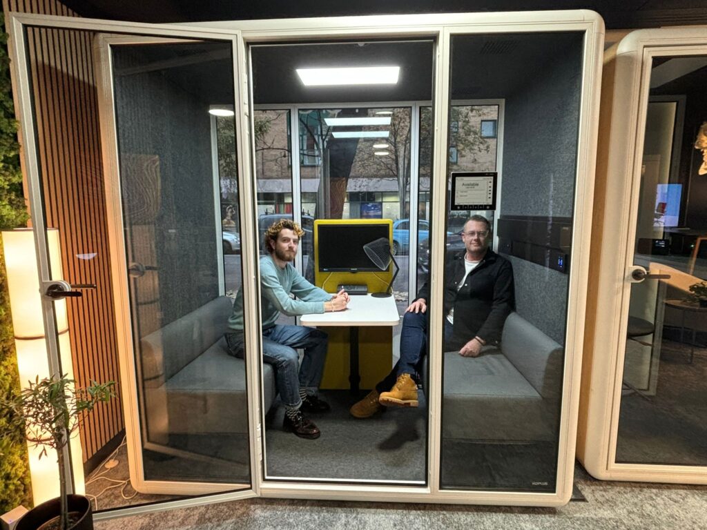 Koplus 4and ROOMZ huddle management