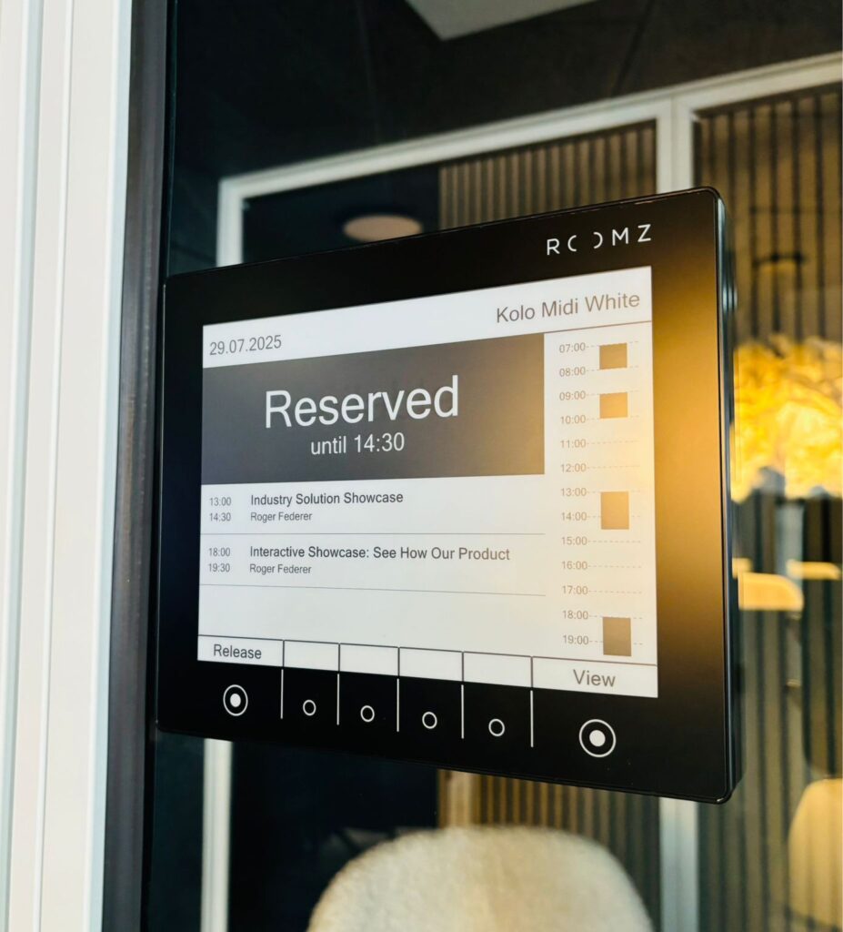 Koplus UK and ROOMZ Huddle management